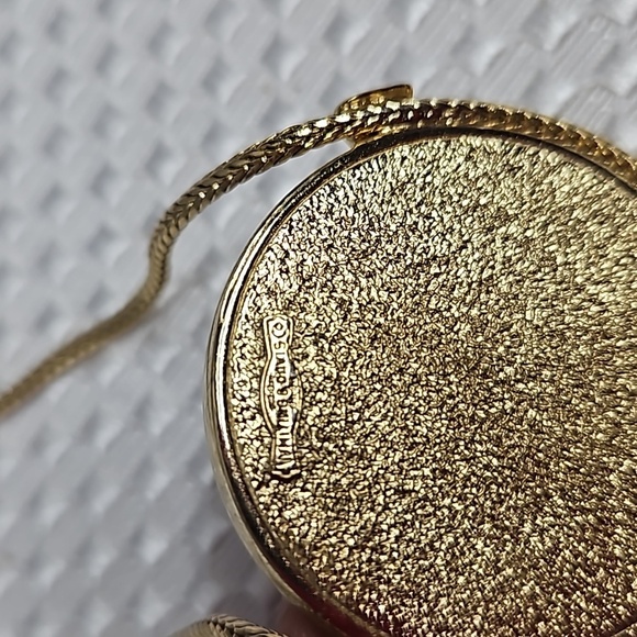 WHITING AND DAVIS GOLDTONE ROUND PEARL ESSENCE NECKLACE - Picture 4 of 8